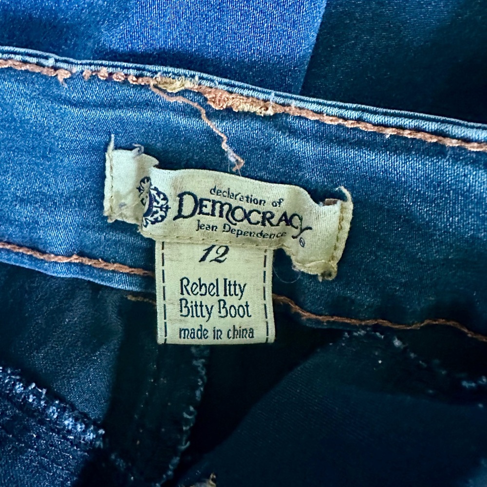 Democracy Itty Bitty Boot Jeans - image 5